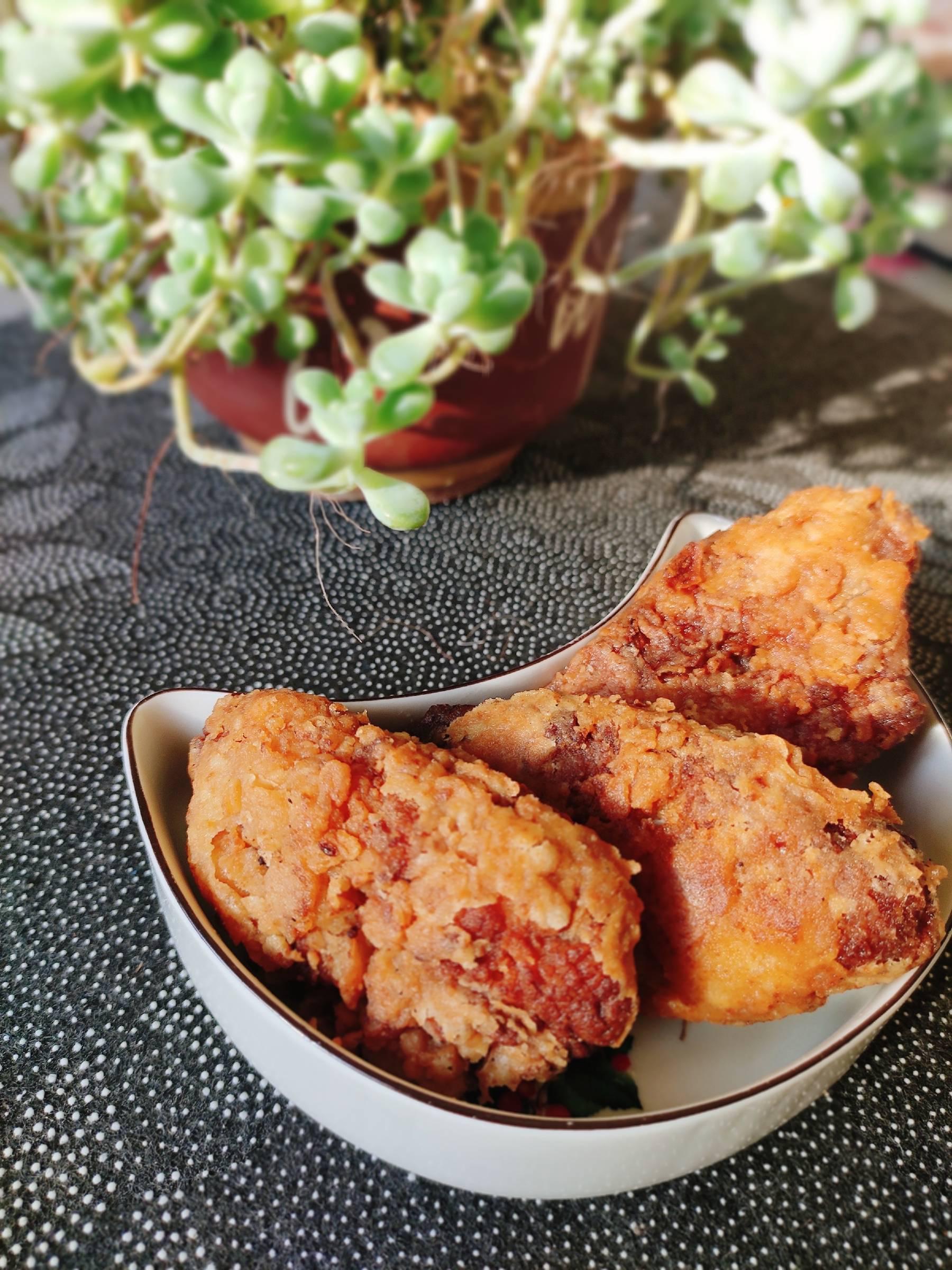 咬一口就愛不釋手的酥脆炸翅的做法-其它口味炸菜譜-易網(wǎng)健康養(yǎng)生網(wǎng) 咬一口就愛不釋手的酥脆炸翅的做法-其它口味炸菜譜