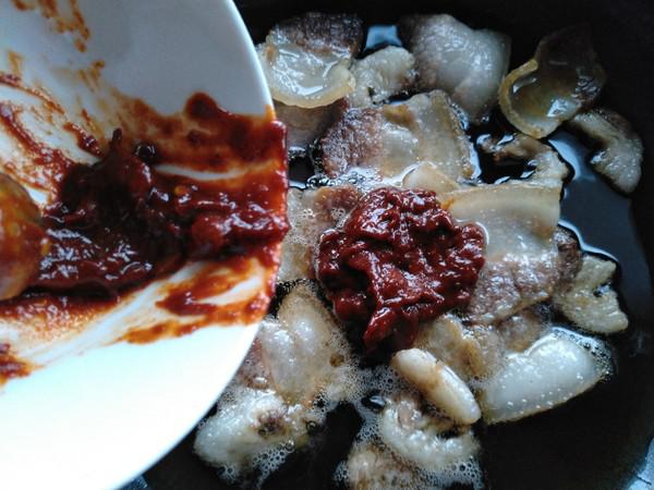 家常蒜苗回鍋肉的做法-家常味炒菜譜-易網健康養生網 家常蒜苗回鍋肉的做法-家常味炒菜譜