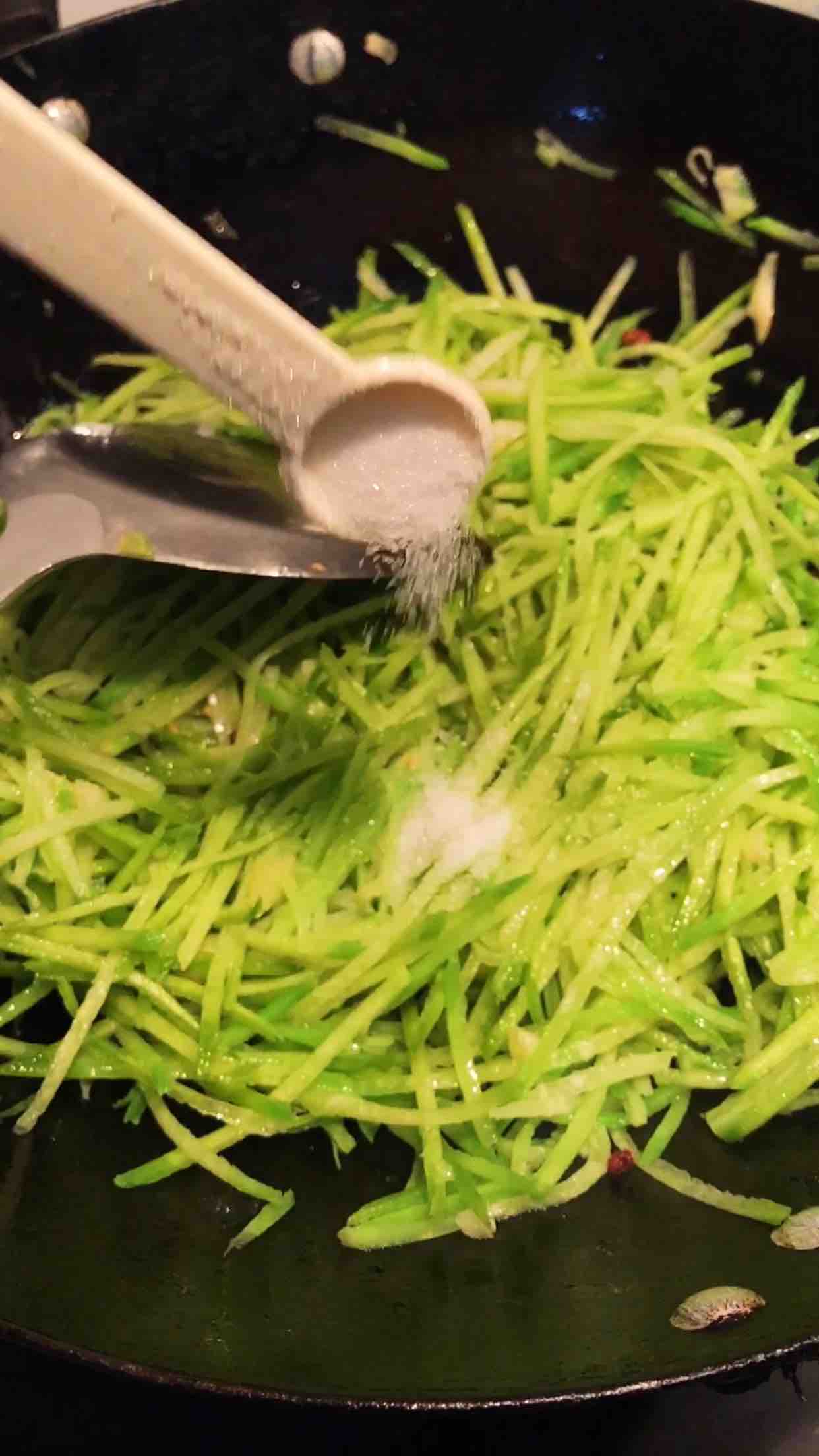 蘿卜絲炒蝦皮的做法-家常味炒菜譜-易網(wǎng)健康養(yǎng)生網(wǎng) 蘿卜絲炒蝦皮的做法-家常味炒菜譜