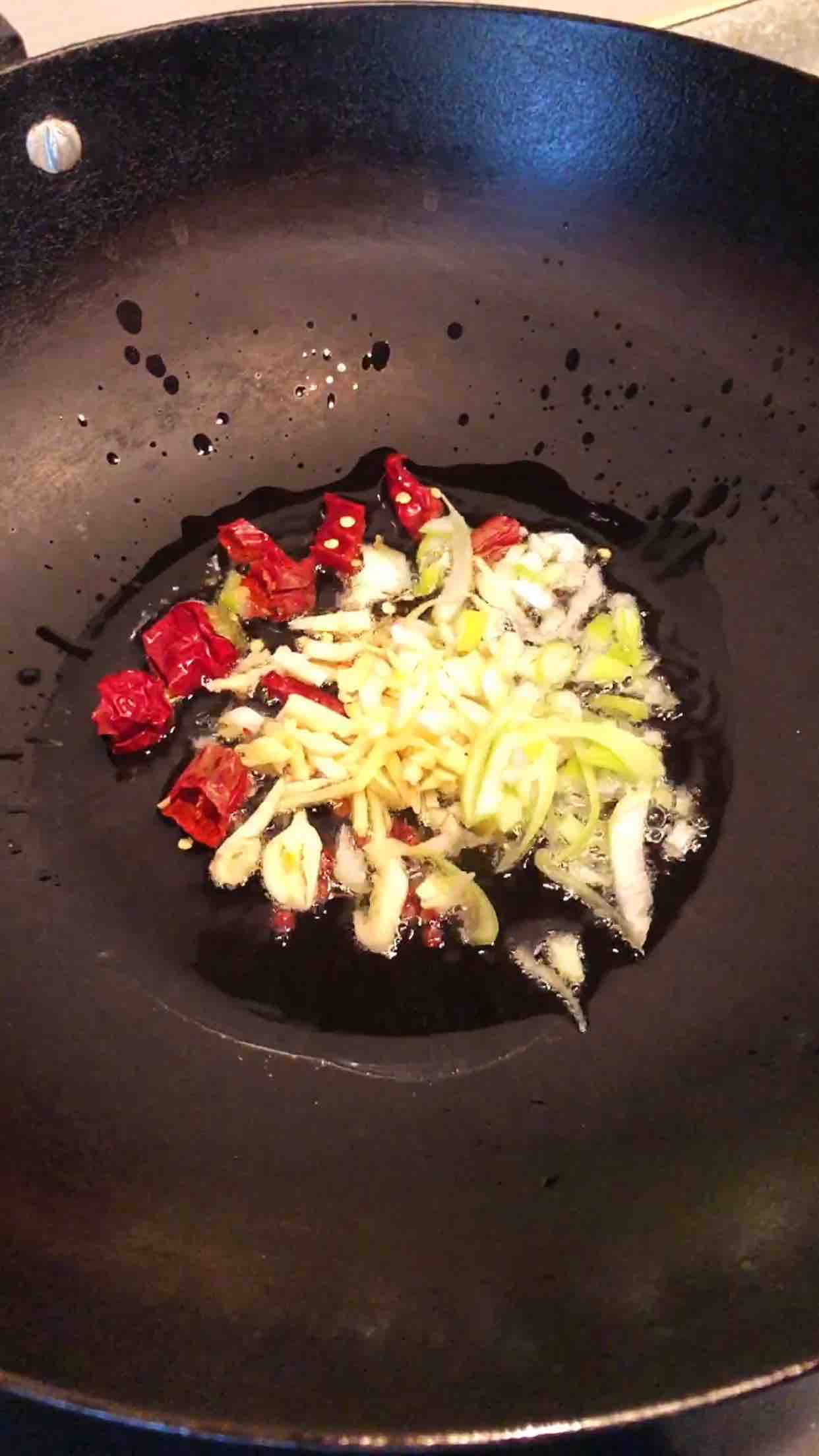 蘿卜絲炒蝦皮的做法-家常味炒菜譜-易網(wǎng)健康養(yǎng)生網(wǎng) 蘿卜絲炒蝦皮的做法-家常味炒菜譜