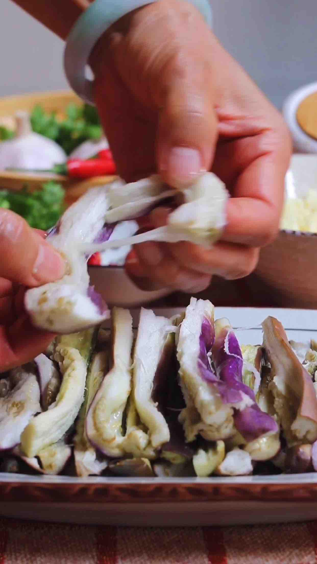 油淋風味茄子的做法-蒜香味蒸菜譜-易網健康養生網 油淋風味茄子的做法-蒜香味蒸菜譜