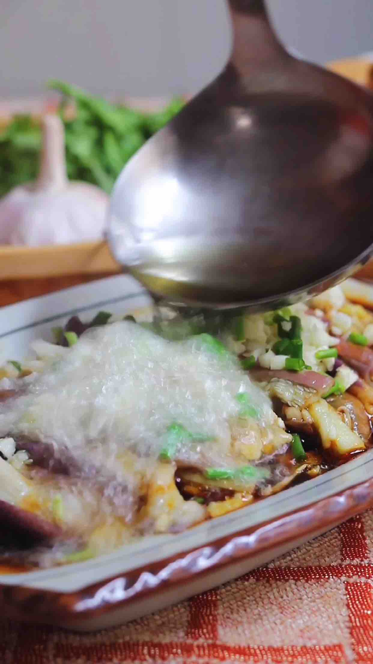 油淋風味茄子的做法-蒜香味蒸菜譜-易網健康養生網 油淋風味茄子的做法-蒜香味蒸菜譜