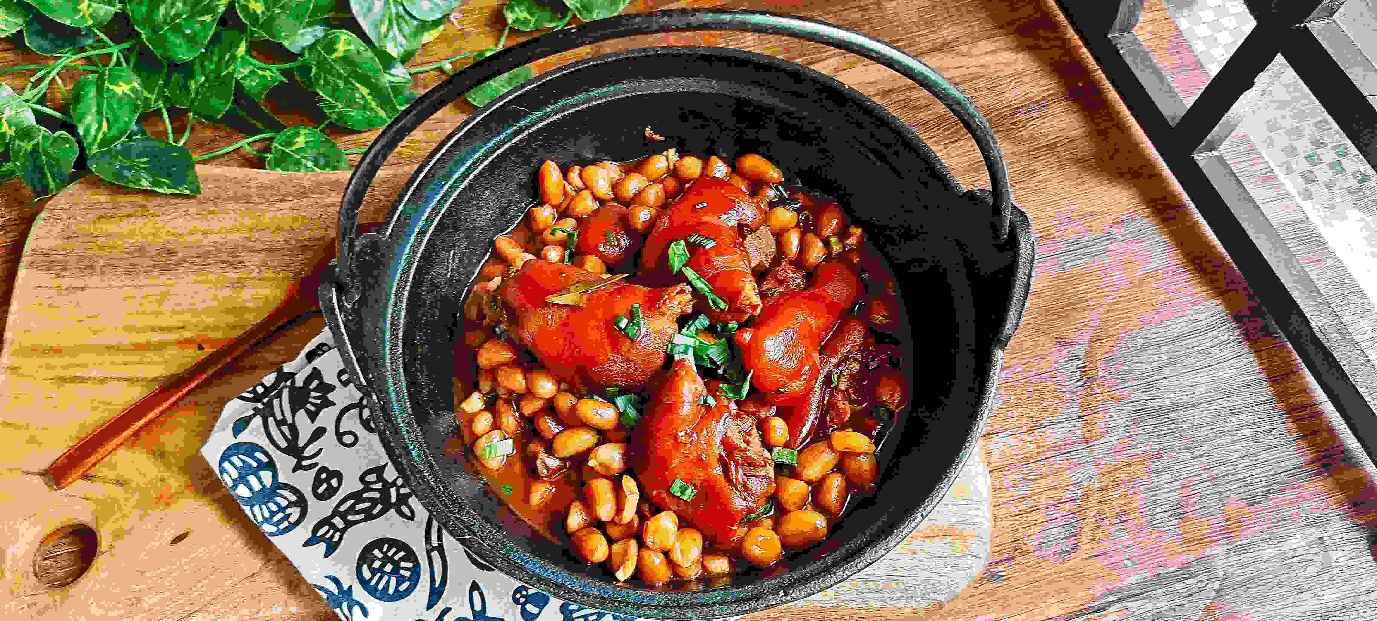 豬蹄這樣做,軟嫩香爛越啃越過(guò)癮…腐乳花生燉豬蹄的做法-咸鮮味燉菜譜-易網(wǎng)健康養(yǎng)生網(wǎng) 豬蹄這樣做,軟嫩香爛越啃越過(guò)癮…腐乳花生燉豬蹄的做法-咸鮮味燉菜譜