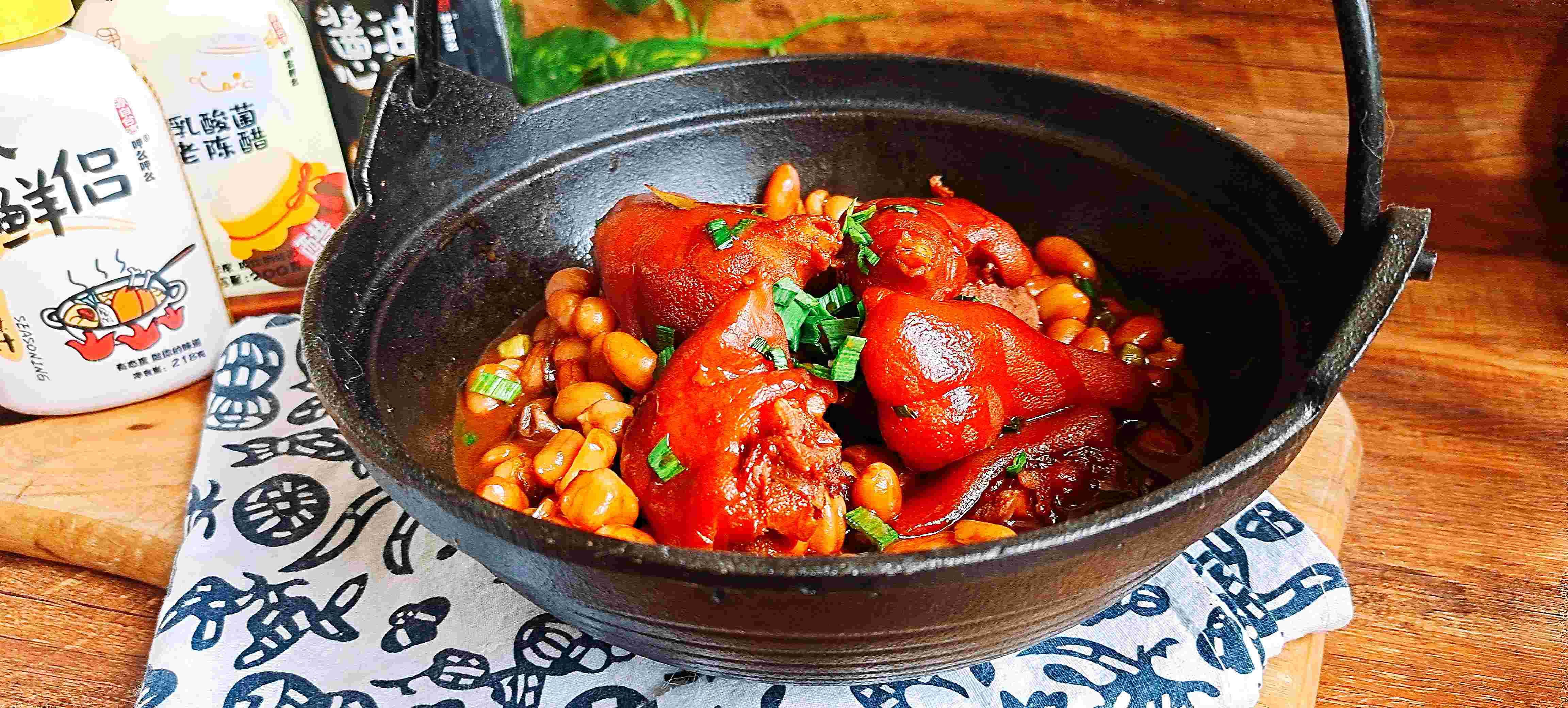 豬蹄這樣做,軟嫩香爛越啃越過(guò)癮…腐乳花生燉豬蹄的做法-咸鮮味燉菜譜-易網(wǎng)健康養(yǎng)生網(wǎng) 豬蹄這樣做,軟嫩香爛越啃越過(guò)癮…腐乳花生燉豬蹄的做法-咸鮮味燉菜譜