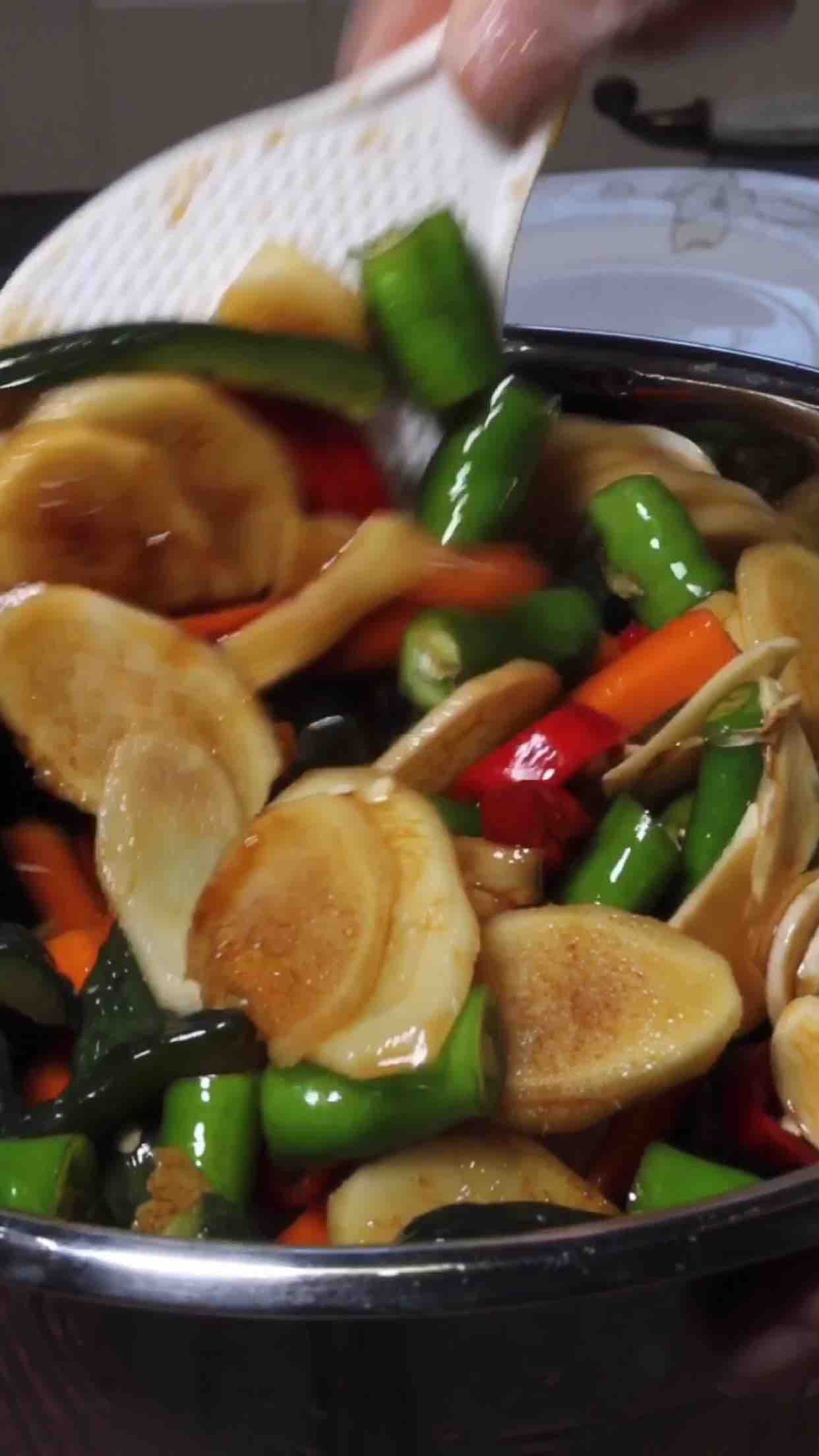 香辣黃瓜小菜的做法-香辣味腌菜譜-易網健康養生網 香辣黃瓜小菜的做法-香辣味腌菜譜