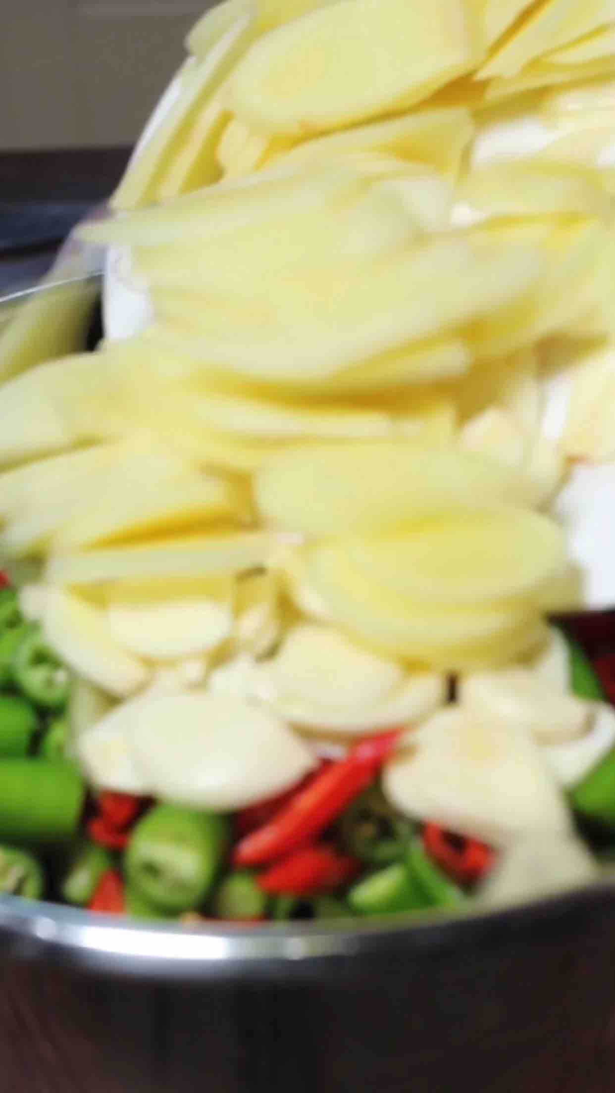 香辣黃瓜小菜的做法-香辣味腌菜譜-易網健康養生網 香辣黃瓜小菜的做法-香辣味腌菜譜