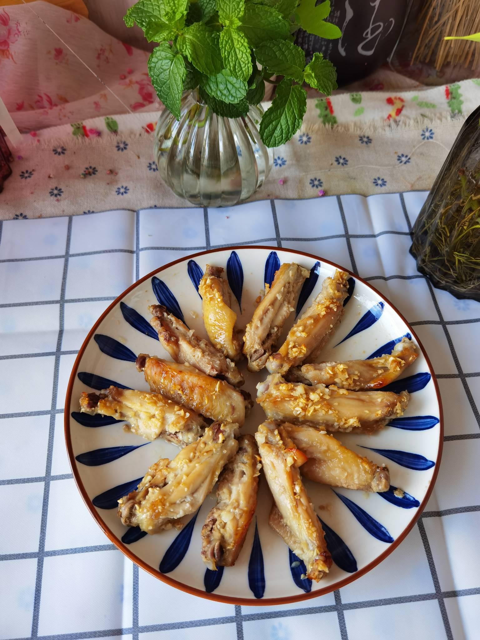 蒜香雞翅的做法-咸鮮味烤菜譜