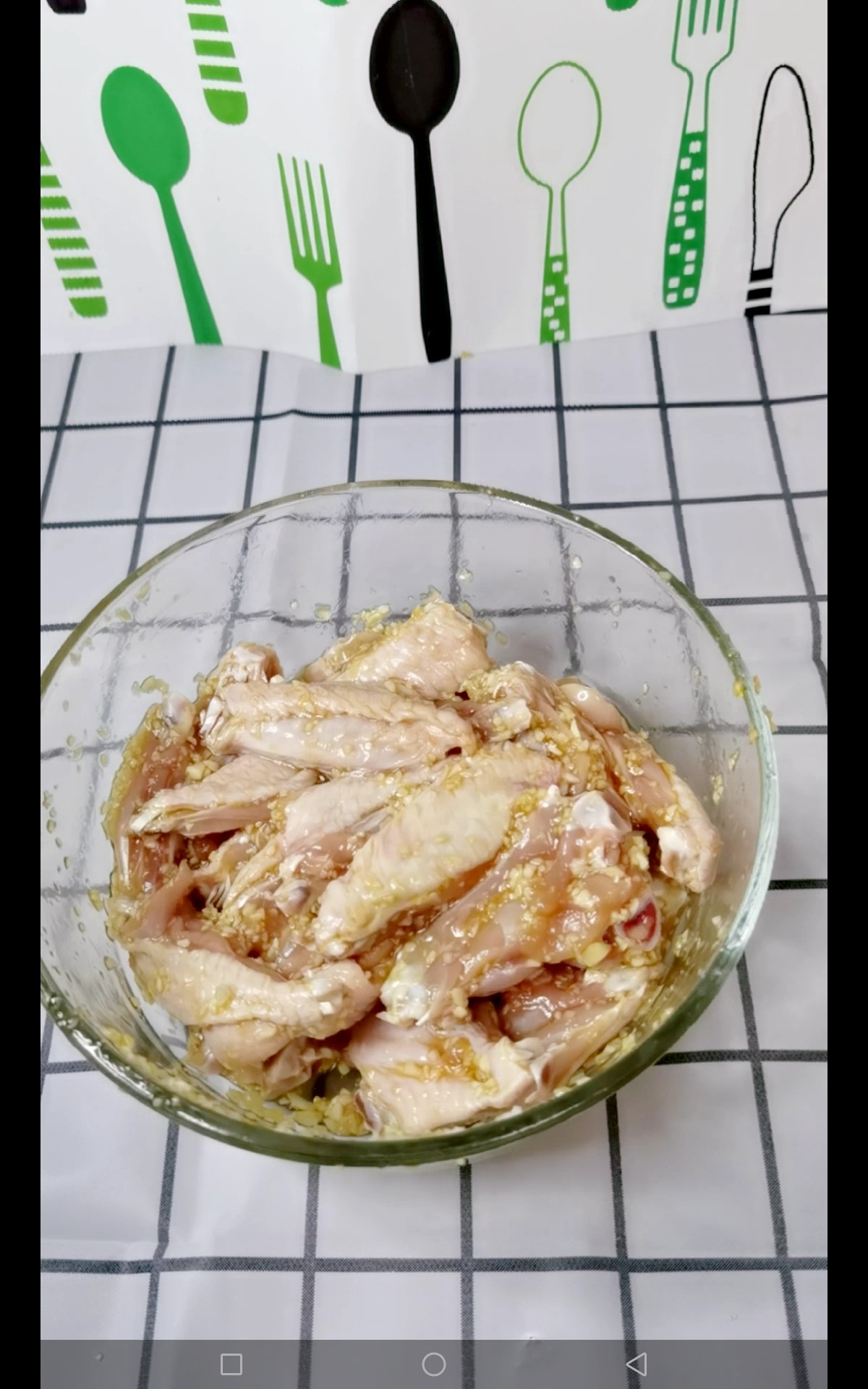 蒜香雞翅的做法-咸鮮味烤菜譜