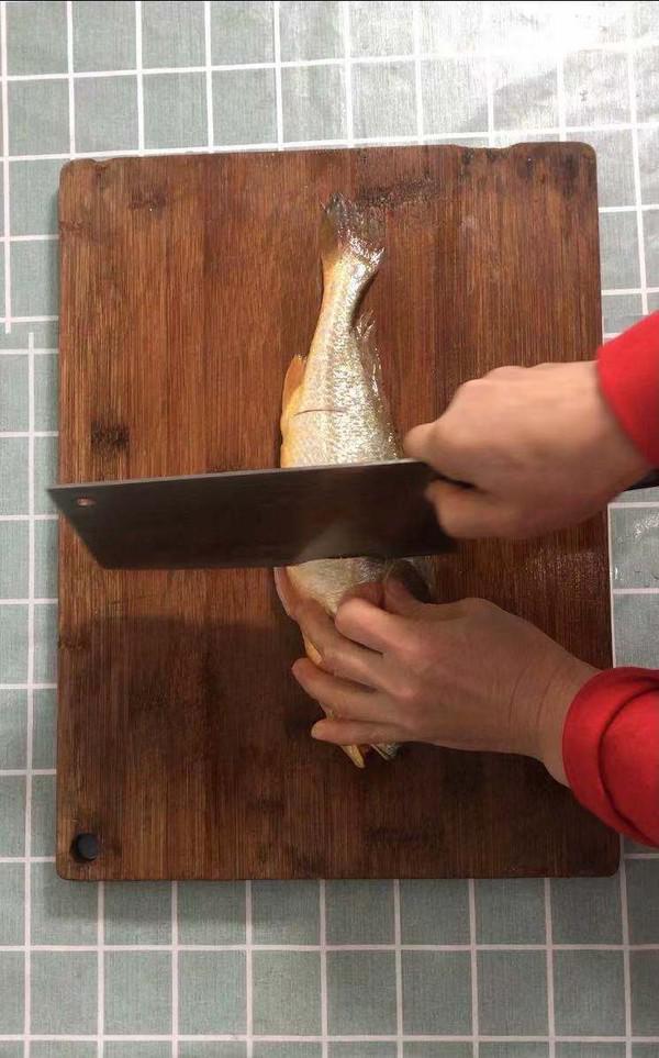 黃花魚這燕蒸嫩而不腥的做法-家常味蒸菜譜-易網<a href=http://www.xllyou.com/ target=_blank class=infotextkey>健康養生</a>網 黃花魚這燕蒸嫩而不腥的做法-家常味蒸菜譜