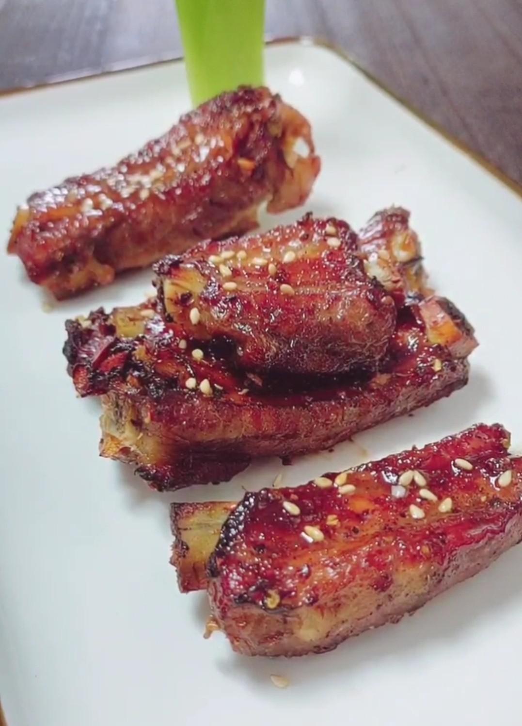 椒鹽烤排骨的做法-咸鮮味烤菜譜-易網(wǎng)健康養(yǎng)生網(wǎng) 椒鹽烤排骨的做法-咸鮮味烤菜譜