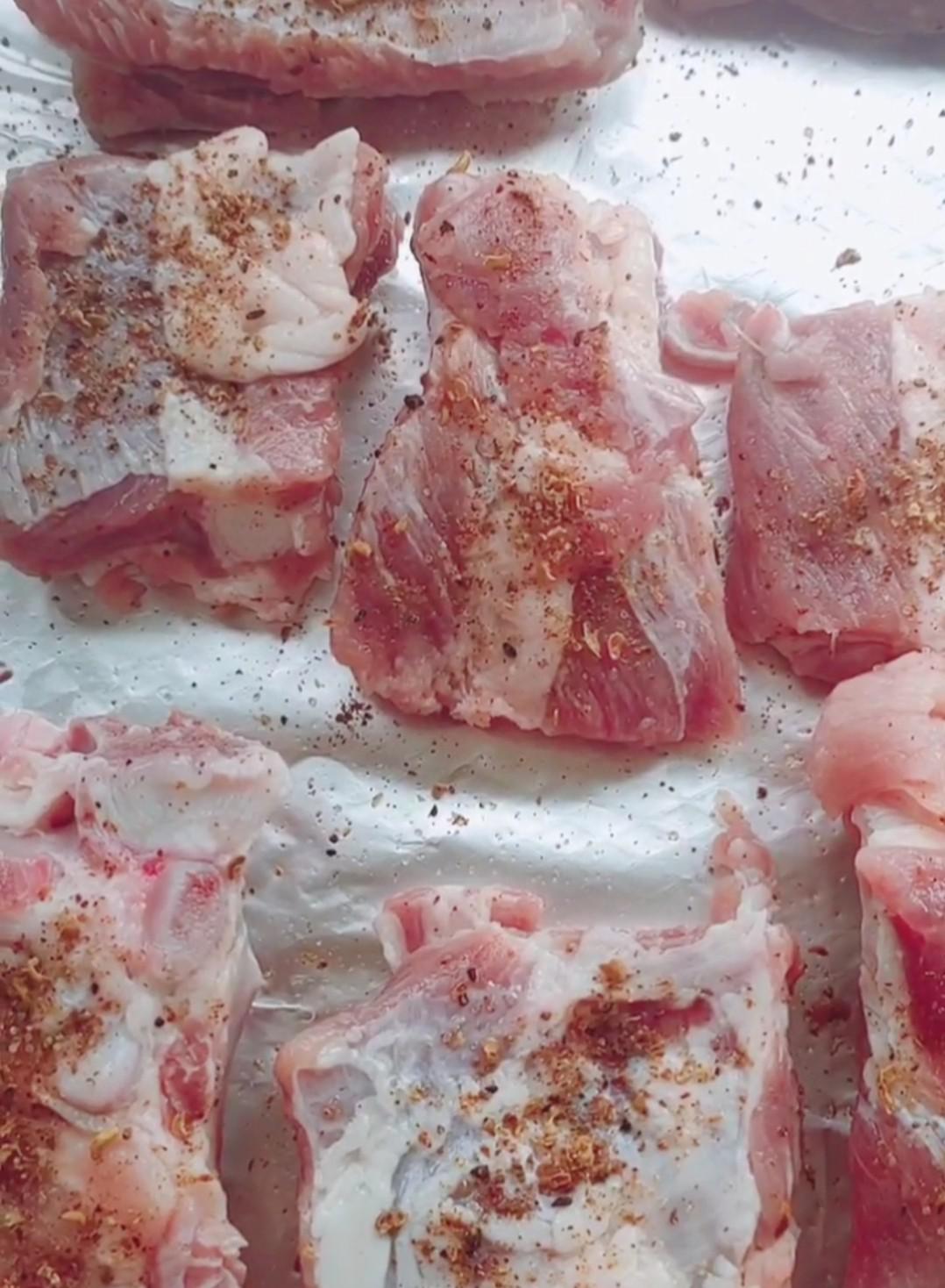 椒鹽烤排骨的做法-咸鮮味烤菜譜-易網(wǎng)健康養(yǎng)生網(wǎng) 椒鹽烤排骨的做法-咸鮮味烤菜譜