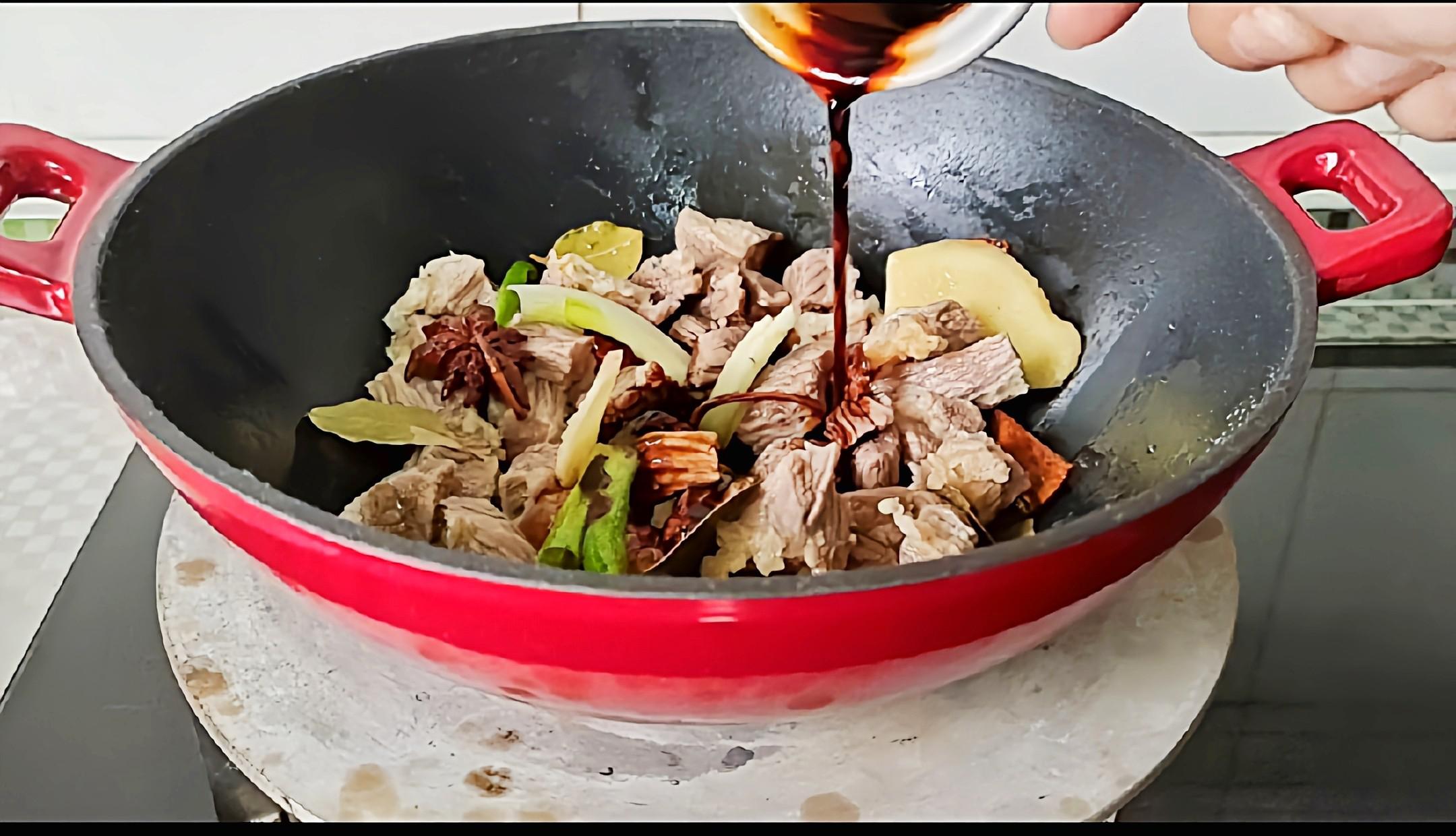 冬季牛肉這樣做,暖身暖胃又滋補…紅燜牛肉鍋的做法-咸鮮味燜菜譜-易網健康養生網 冬季牛肉這樣做,暖身暖胃又滋補…紅燜牛肉鍋的做法-咸鮮味燜菜譜