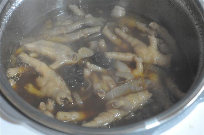電飯鍋雞爪煲的做法-咸鮮味燒菜譜