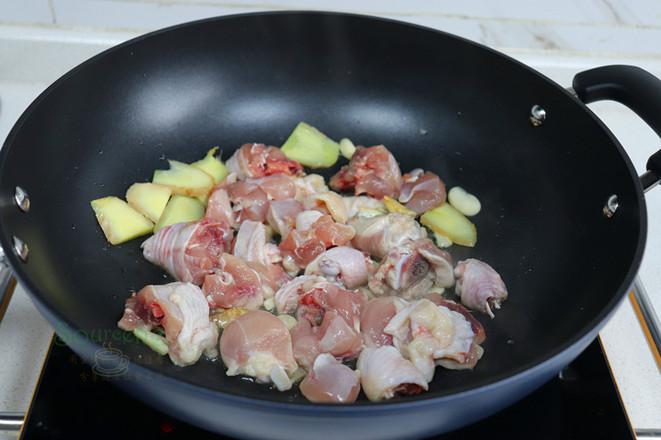 開胃下飯的黃燜雞的做法-醬香味燉菜譜-易網(wǎng)健康養(yǎng)生網(wǎng) 開胃下飯的黃燜雞的做法-醬香味燉菜譜