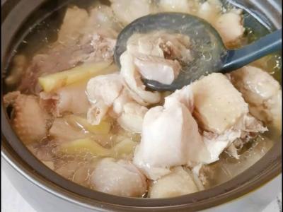 椰子雞煲的做法-咸鮮味煮菜譜