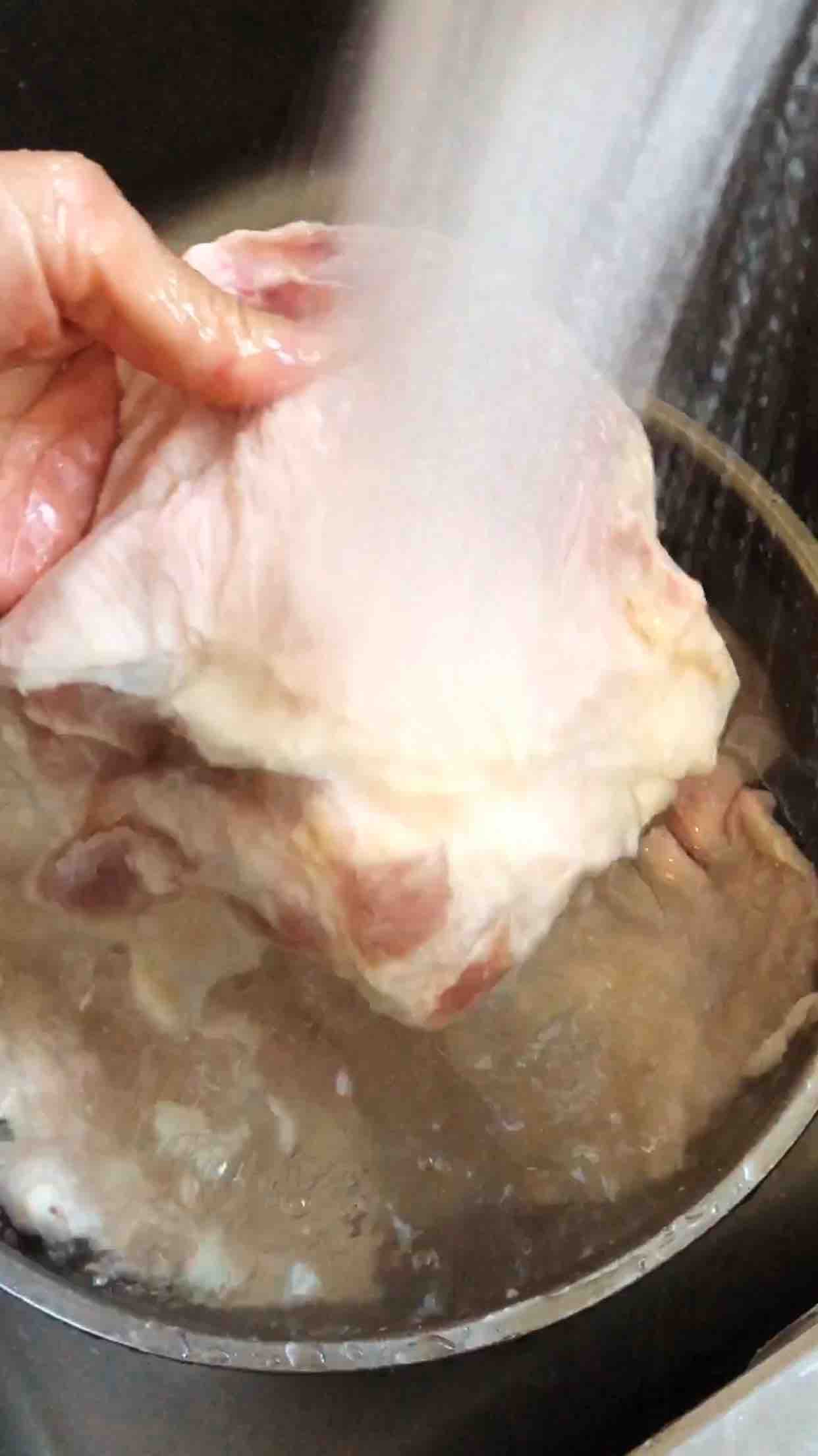 醬鹵牛窩骨的做法-香辣味煮菜譜-易網<a href=http://www.xllyou.com/ target=_blank class=infotextkey>健康養生</a>網 醬鹵牛窩骨的做法-香辣味煮菜譜