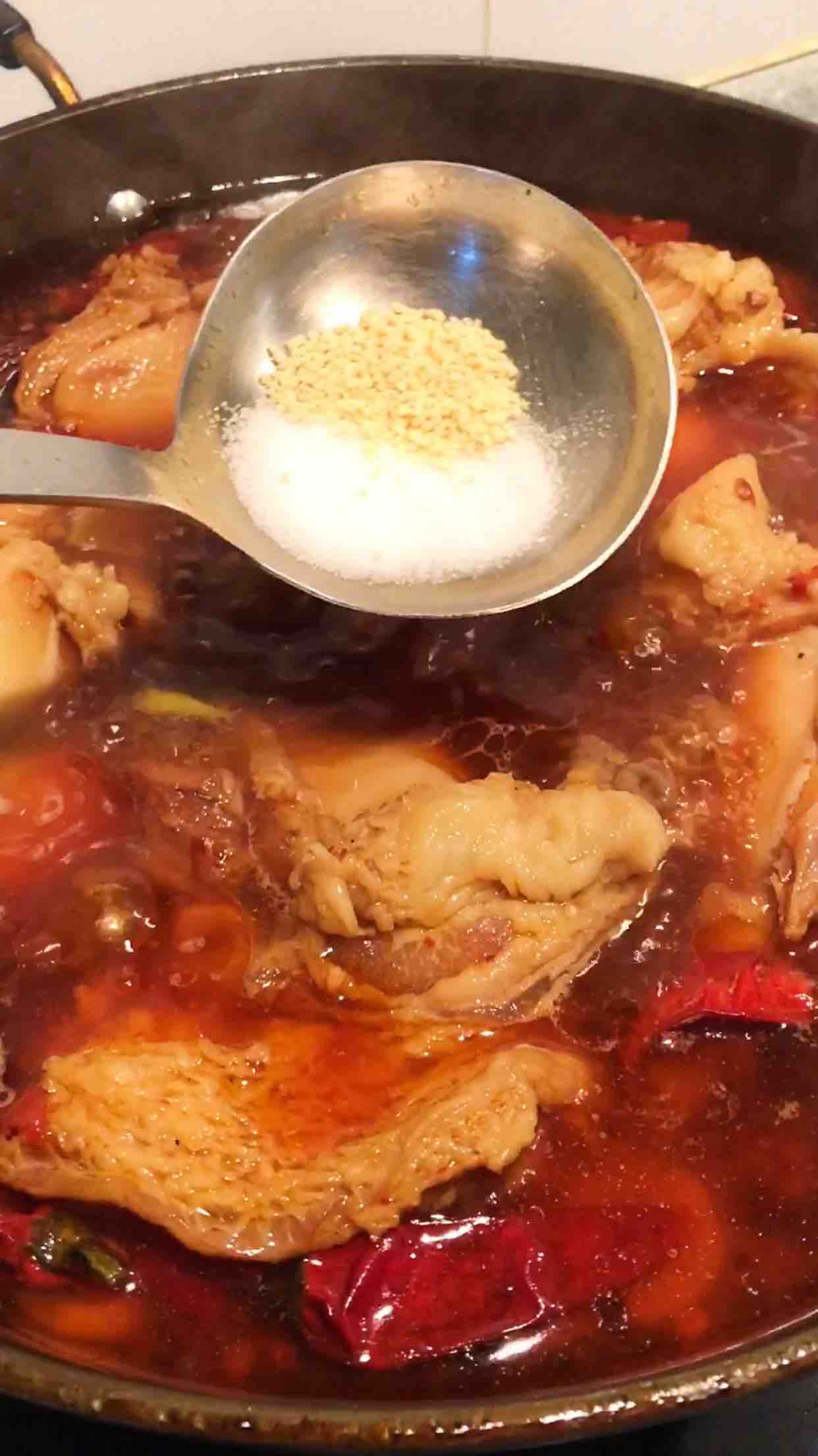 醬鹵牛窩骨的做法-香辣味煮菜譜-易網健康養生網 醬鹵牛窩骨的做法-香辣味煮菜譜