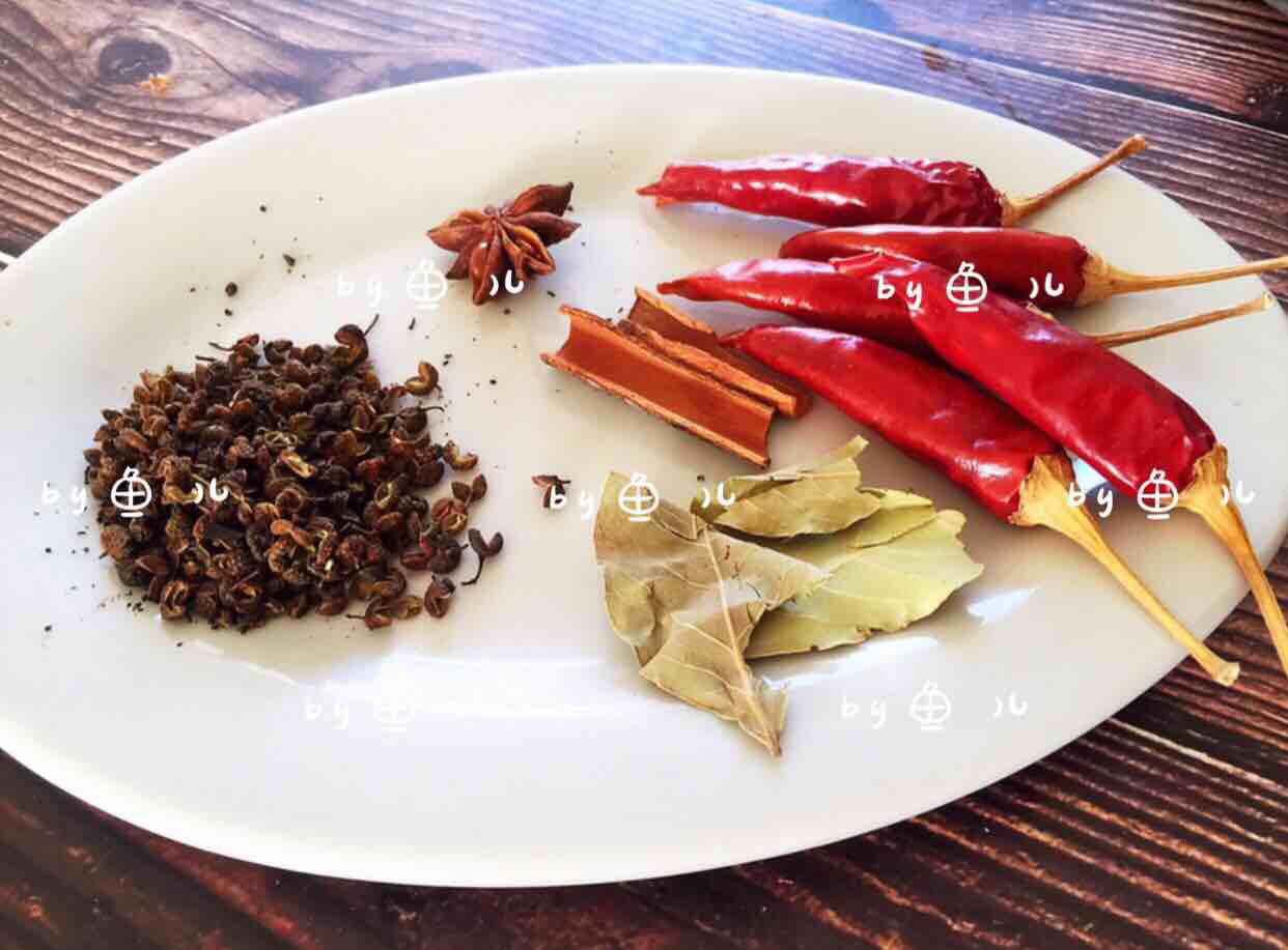 鹵雞翅的做法-家常味煮菜譜-易網(wǎng)健康養(yǎng)生網(wǎng) 鹵雞翅的做法-家常味煮菜譜