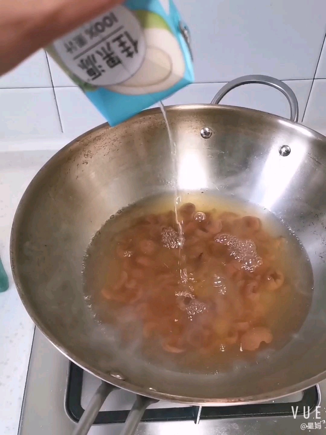 椰汁桂圓燒蛋的做法-甜味燒菜譜-易網健康養生網 椰汁桂圓燒蛋的做法-甜味燒菜譜