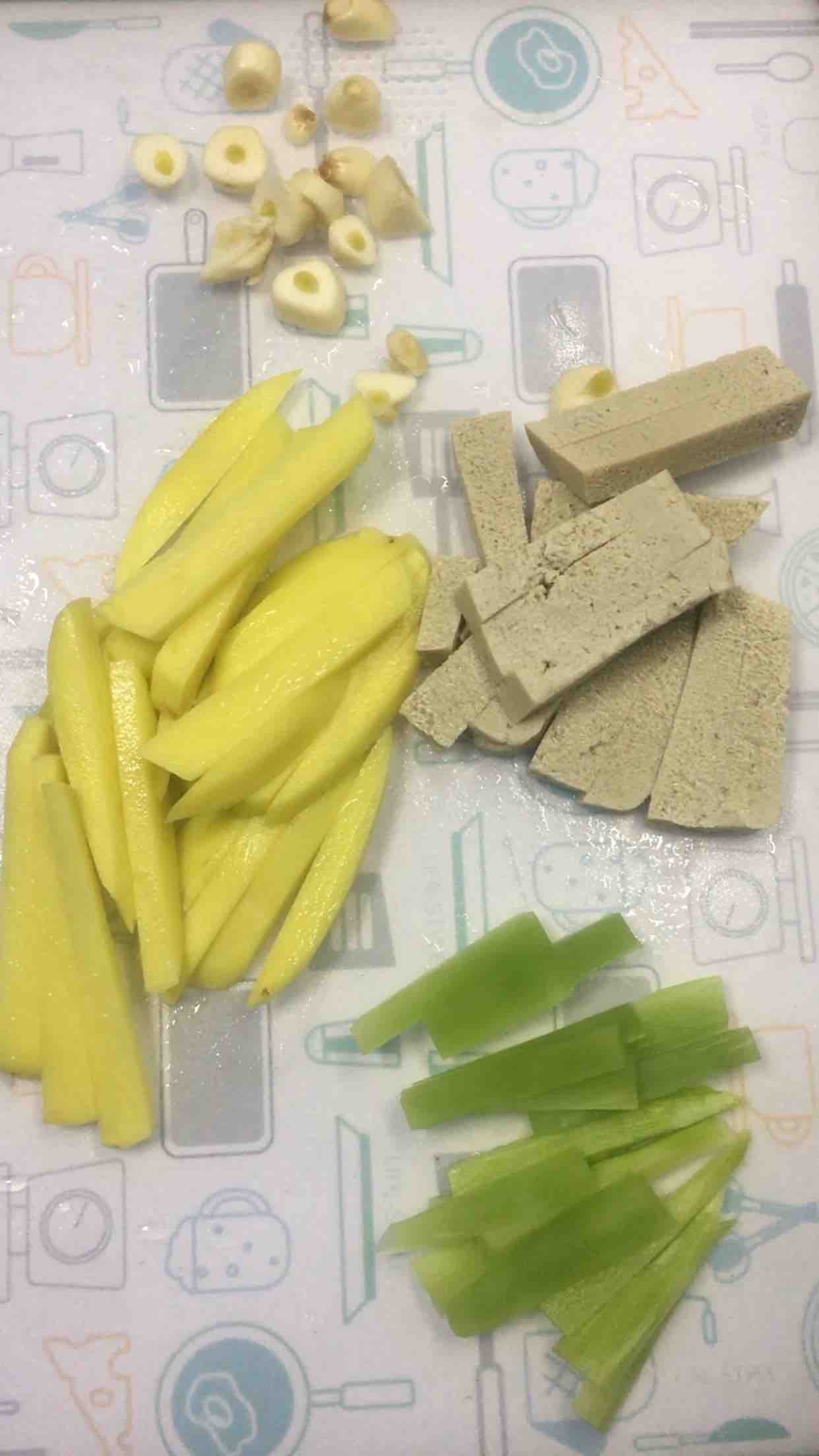 小龍蝦麻辣香鍋的做法-香辣味炒菜譜-易網<a href=http://www.xllyou.com/ target=_blank class=infotextkey>健康養生</a>網 小龍蝦麻辣香鍋的做法-香辣味炒菜譜