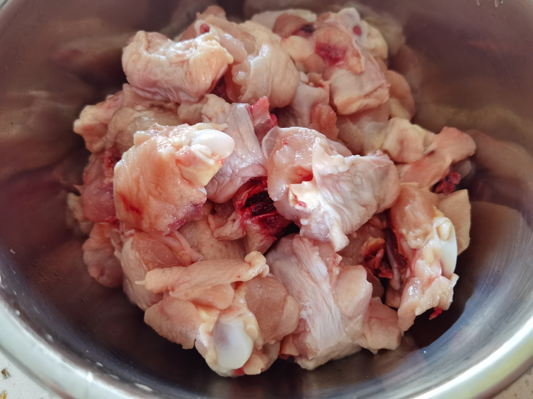 懶人版蔥油雞腿，做法簡單，鮮嫩多汁超下飯的做法-咸鮮味燉菜譜