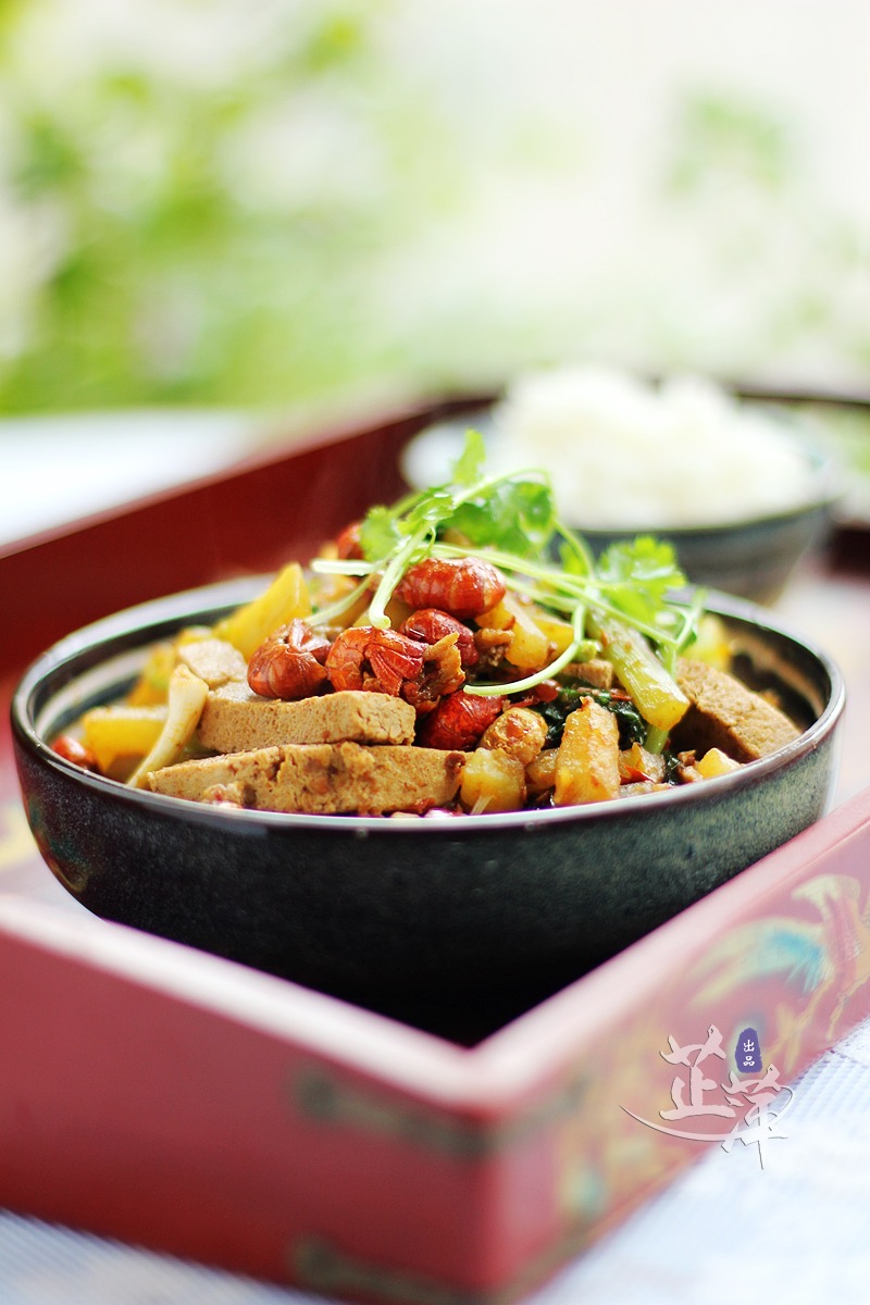 小龍蝦麻辣香鍋的做法-香辣味炒菜譜-易網健康養生網 小龍蝦麻辣香鍋的做法-香辣味炒菜譜