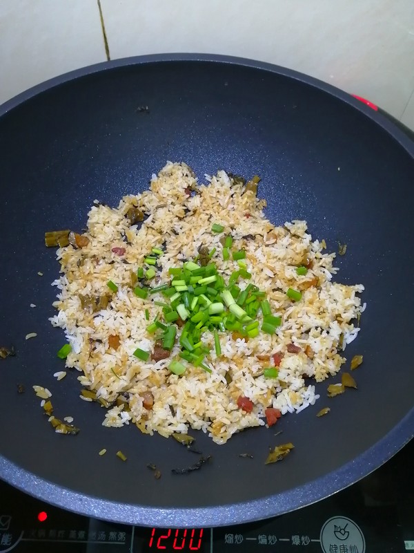 家鄉(xiāng)的美食~~臘肉腌菜炒飯的做法-家常味炒菜譜-易網(wǎng)健康養(yǎng)生網(wǎng) 家鄉(xiāng)的美食~~臘肉腌菜炒飯的做法-家常味炒菜譜