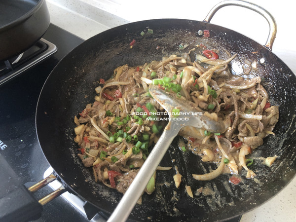 香嫩炒豬肝的做法-家常味炒菜譜-易網健康養生網 香嫩炒豬肝的做法-家常味炒菜譜