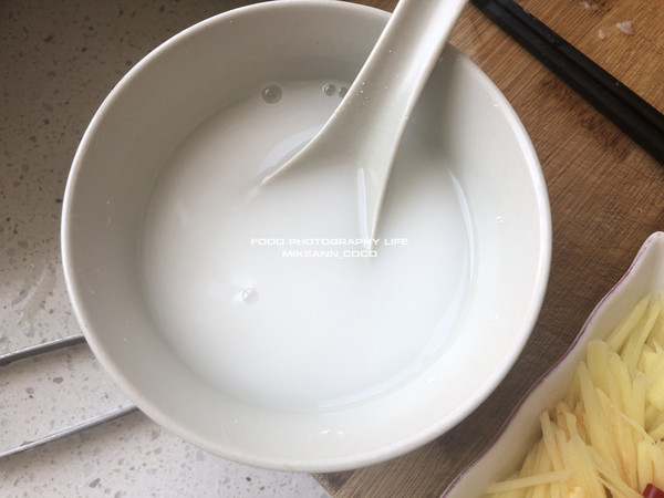 香嫩炒豬肝的做法-家常味炒菜譜-易網健康養生網 香嫩炒豬肝的做法-家常味炒菜譜