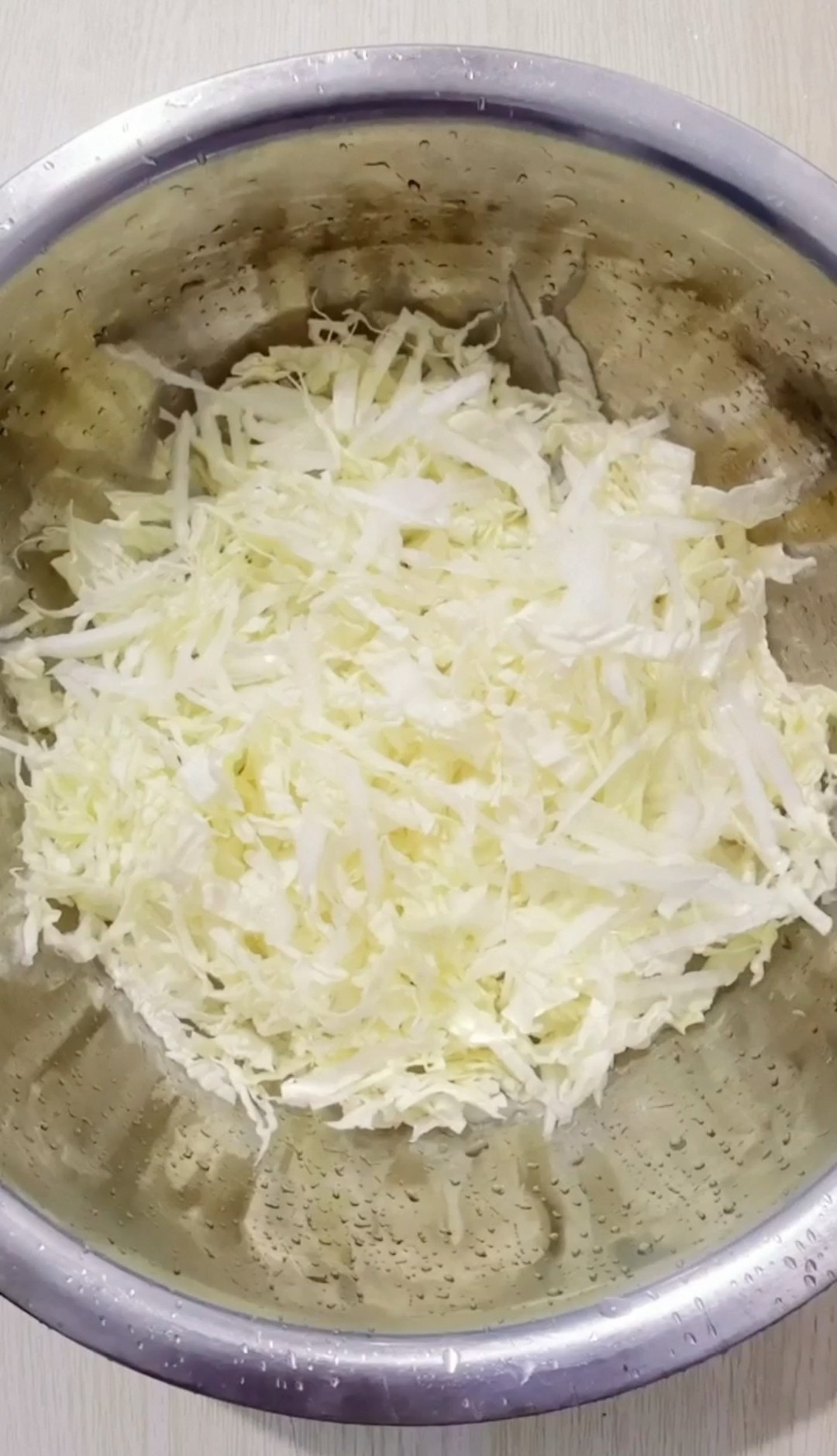 涼拌白菜絲的做法-咸鮮味拌菜譜-易網健康養生網 涼拌白菜絲的做法-咸鮮味拌菜譜