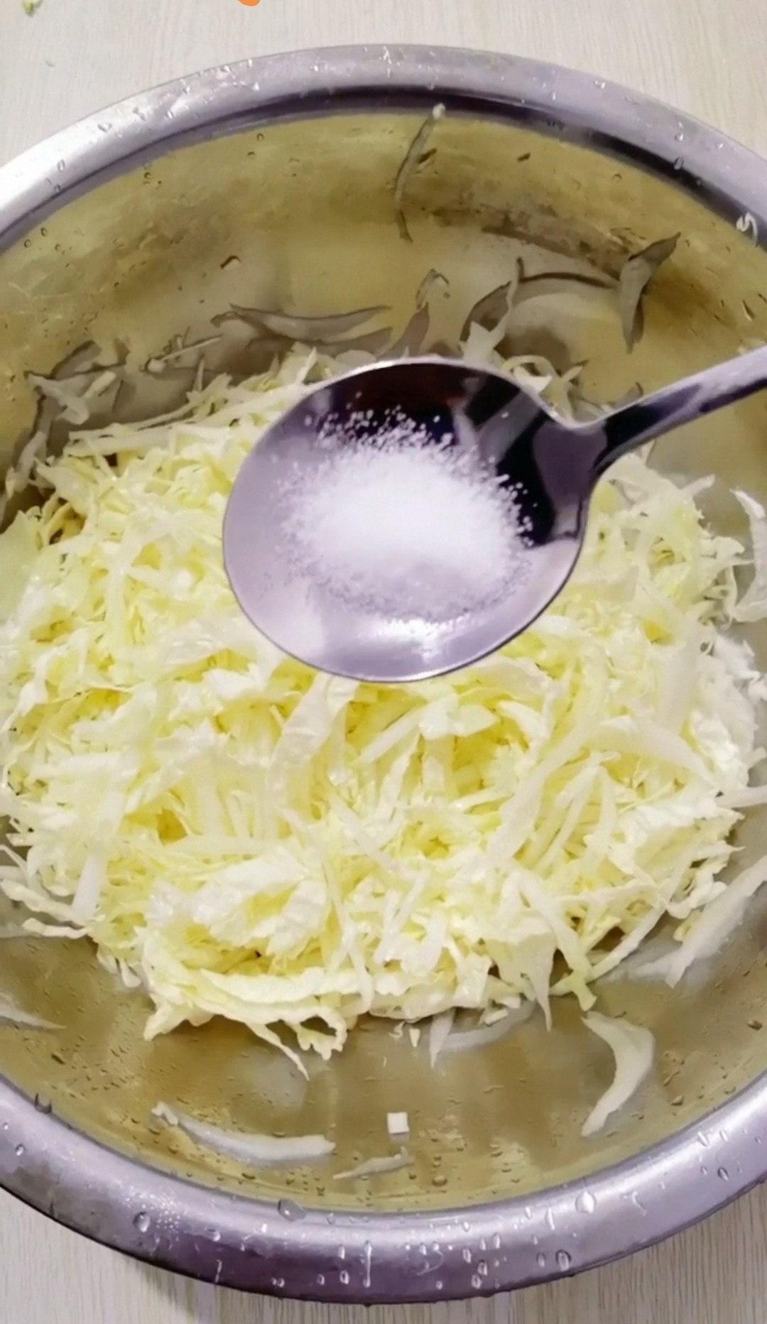 涼拌白菜絲的做法-咸鮮味拌菜譜-易網健康養生網 涼拌白菜絲的做法-咸鮮味拌菜譜