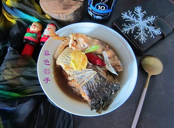 清燉鯉魚的做法-香辣味燉菜譜-易網健康養生網 清燉鯉魚的做法-香辣味燉菜譜