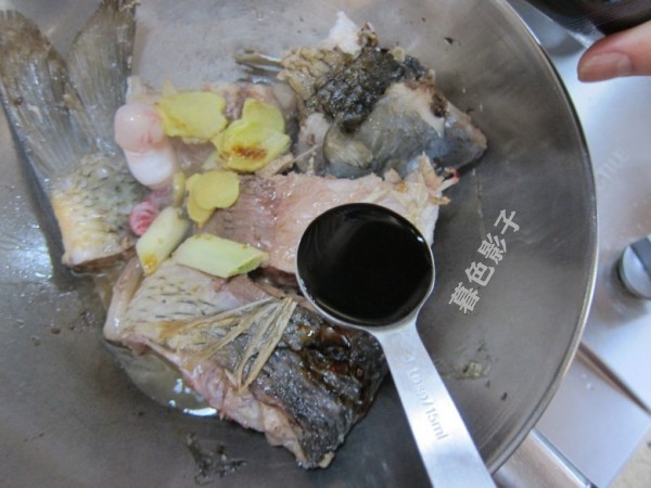 清燉鯉魚的做法-香辣味燉菜譜-易網健康養生網 清燉鯉魚的做法-香辣味燉菜譜