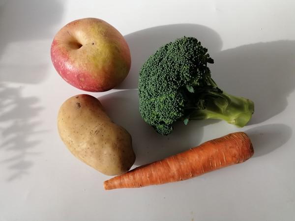 西藍花圣誕樹的做法-家常味蒸菜譜-易網<a href=http://www.xllyou.com/ target=_blank class=infotextkey>健康養生</a>網 西藍花圣誕樹的做法-家常味蒸菜譜