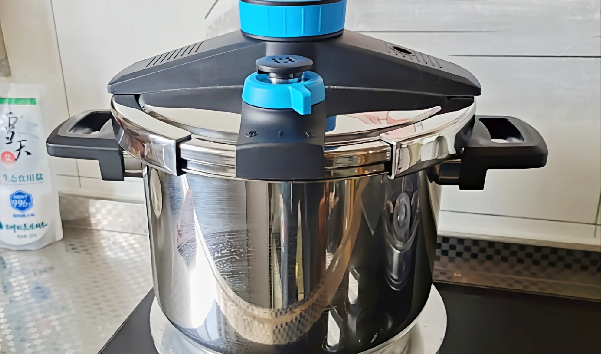 #冬至大如年#冬至進補多吃牛肉,懶人做法…鹵牛肉的做法-五香味鹵菜譜-易網健康養生網 #冬至大如年#冬至進補多吃牛肉,懶人做法…鹵牛肉的做法-五香味鹵菜譜