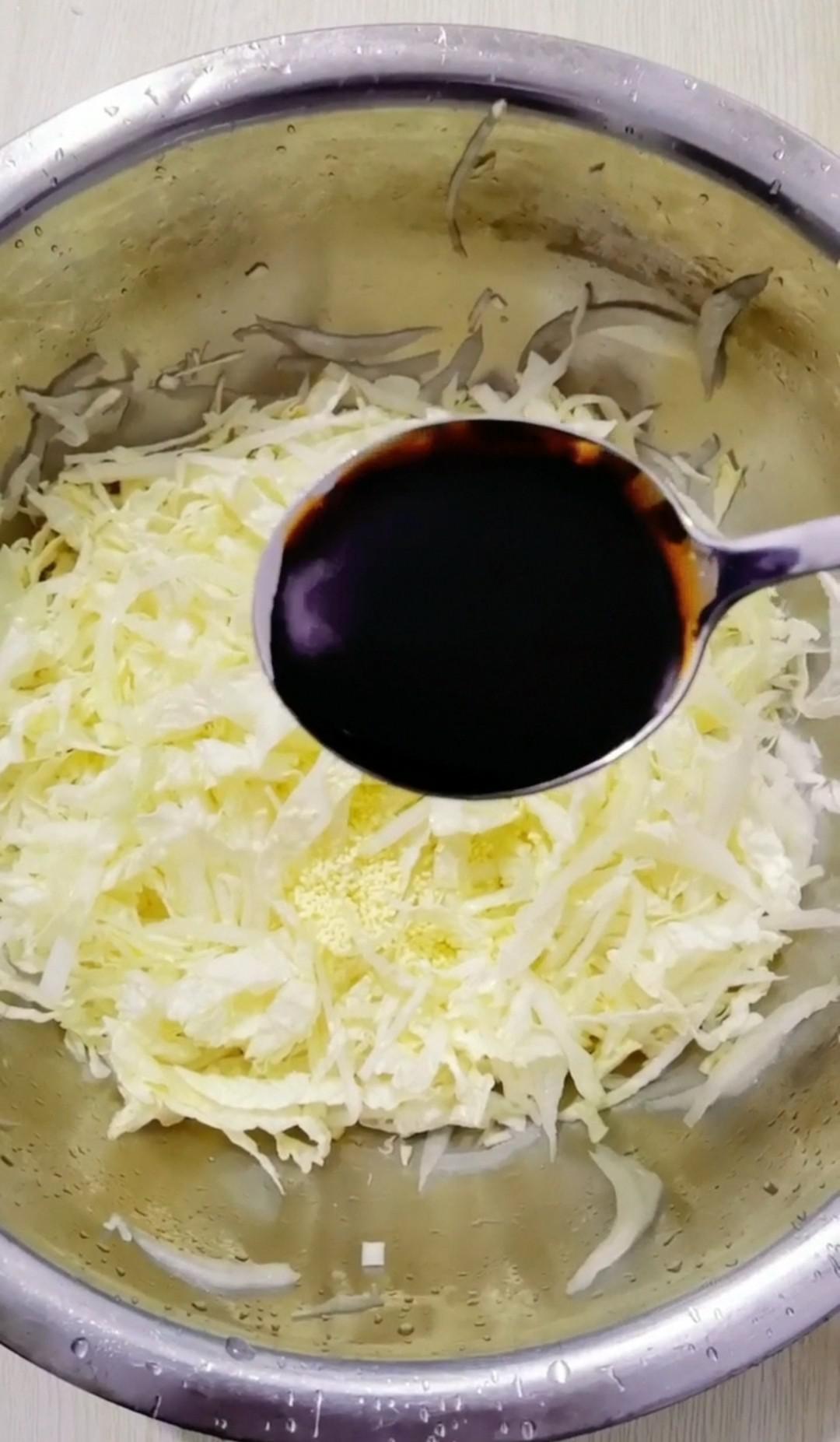 涼拌白菜絲的做法-咸鮮味拌菜譜-易網健康養生網 涼拌白菜絲的做法-咸鮮味拌菜譜