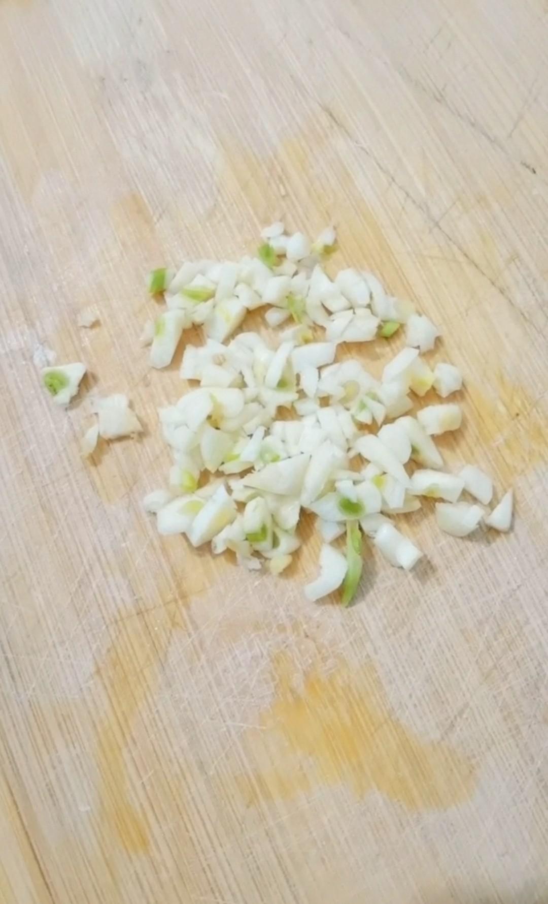 涼拌白菜絲的做法-咸鮮味拌菜譜-易網<a href=http://www.xllyou.com/ target=_blank class=infotextkey>健康養生</a>網 涼拌白菜絲的做法-咸鮮味拌菜譜