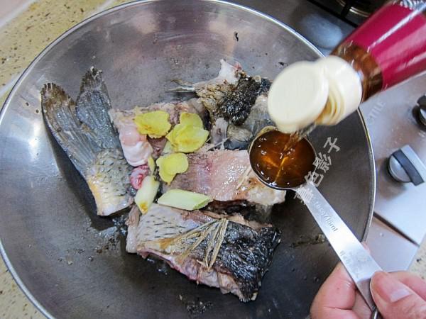 清燉鯉魚的做法-香辣味燉菜譜-易網健康養生網 清燉鯉魚的做法-香辣味燉菜譜