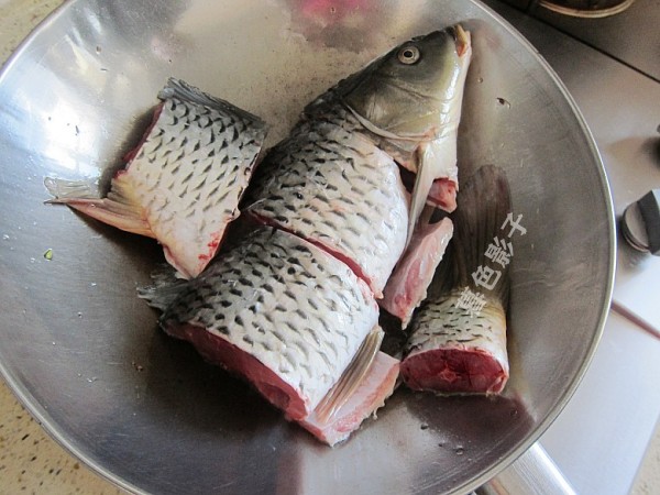 清燉鯉魚的做法-香辣味燉菜譜-易網健康養生網 清燉鯉魚的做法-香辣味燉菜譜