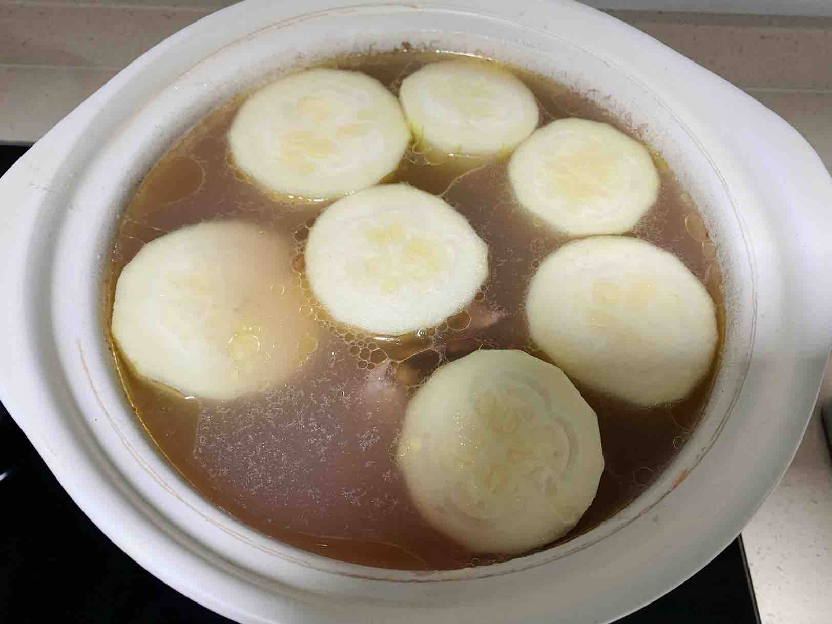 章魚龍骨煲節(jié)瓜的做法-咸鮮味煲菜譜