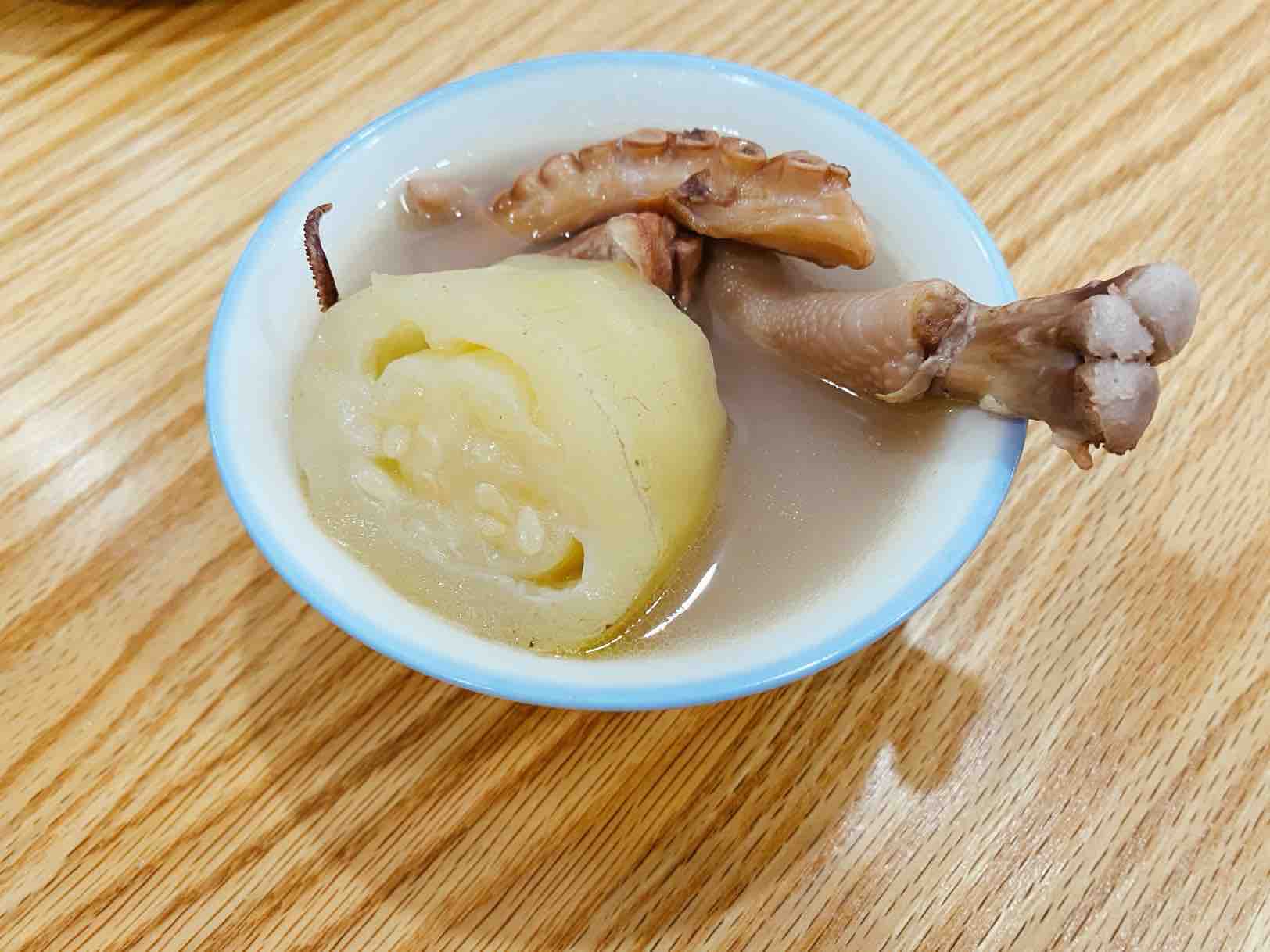 章魚龍骨煲節(jié)瓜的做法-咸鮮味煲菜譜