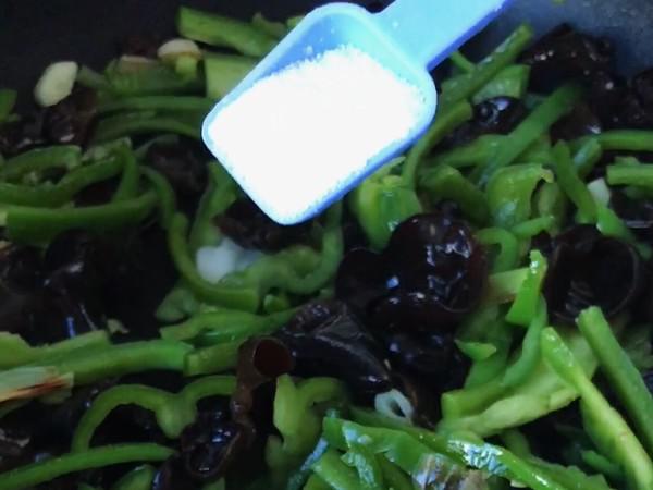 脆爽清口,營養下飯的青椒木耳炒雞蛋的做法-家常味炒菜譜-易網健康養生網 脆爽清口,營養下飯的青椒木耳炒雞蛋的做法-家常味炒菜譜