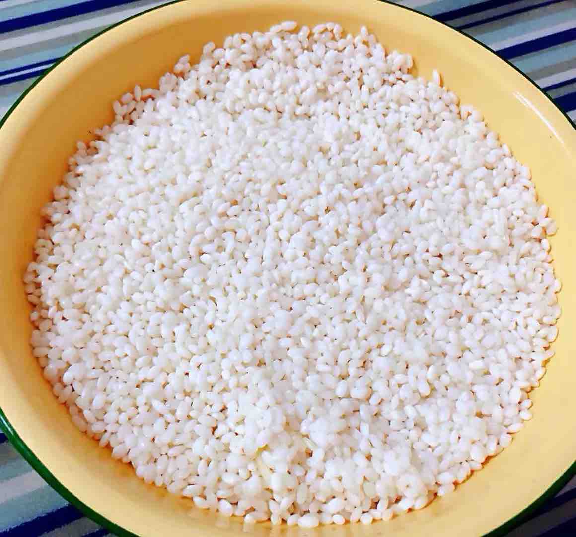 糯米排骨蒸玉米的做法-咸鮮味蒸菜譜-易網<a href=http://www.xllyou.com/ target=_blank class=infotextkey>健康養生</a>網 糯米排骨蒸玉米的做法-咸鮮味蒸菜譜