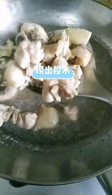 冬季,遇到這菜別錯過,軟爛鮮香又滋補的做法-家常味燉菜譜-易網<a href=http://www.xllyou.com/ target=_blank class=infotextkey>健康養生</a>網 冬季,遇到這菜別錯過,軟爛鮮香又滋補的做法-家常味燉菜譜