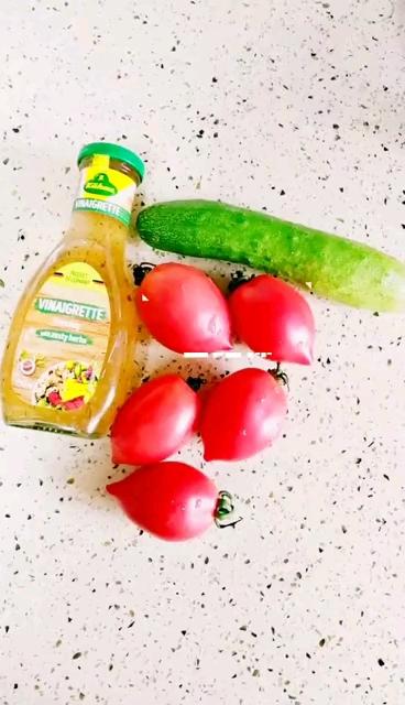 這菜酸甜可口,好吃不長肉,減肥降脂的做法-酸甜味拌菜譜-易網(wǎng)<a href=http://www.xllyou.com/ target=_blank class=infotextkey>健康養(yǎng)生</a>網(wǎng) 這菜酸甜可口,好吃不長肉,減肥降脂的做法-酸甜味拌菜譜