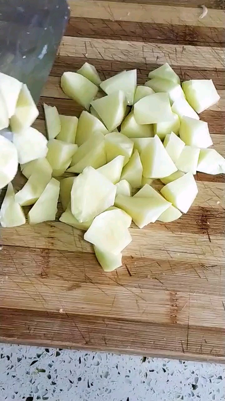 冬季，這菜燉1鍋，熱乎養分足好味道的做法-咖喱味燉菜譜