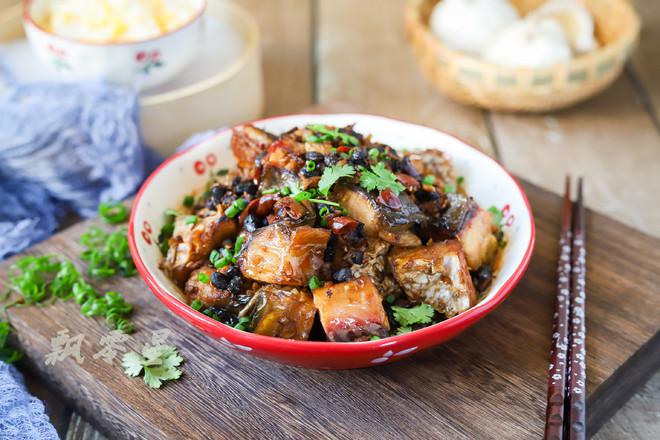 豉香蒸臘魚，咸香適口超下飯的做法-家常味蒸菜譜