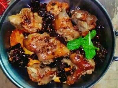 干鍋豬手的做法-香辣味煨菜譜