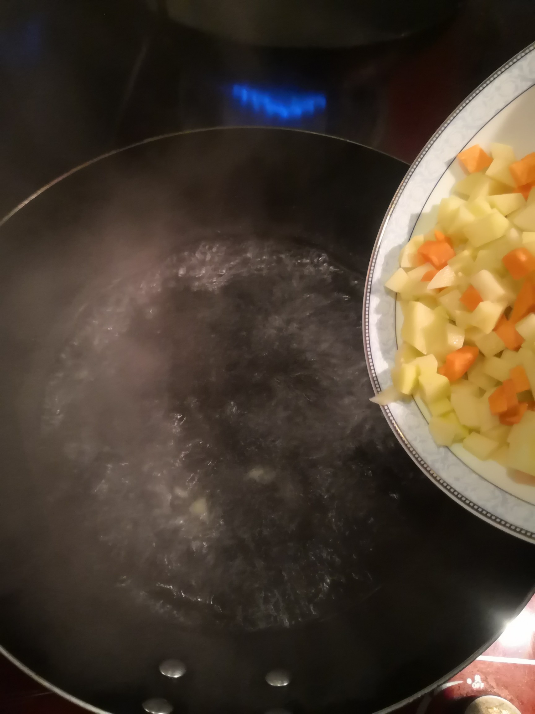 好吃的咖喱雞丁醬的做法-咖喱味煮菜譜