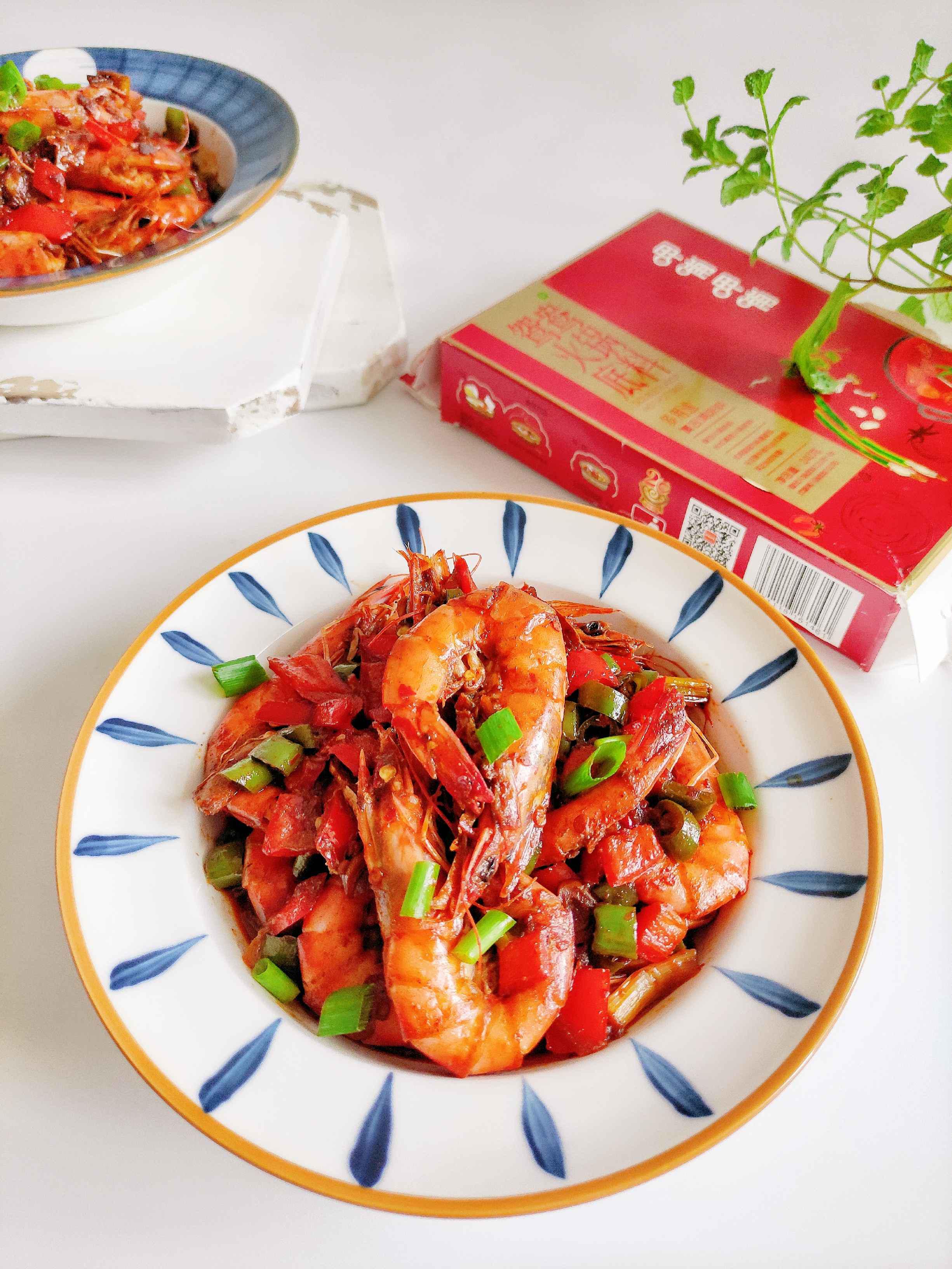 超好吃家常菜,香辣蝦美食菜譜的做法-香辣味炒菜譜-易網健康養生網 超好吃家常菜,香辣蝦美食菜譜的做法-香辣味炒菜譜